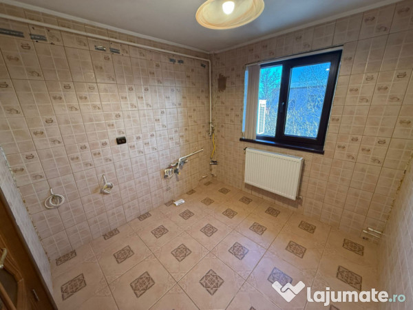 VEST- 3 camere, renovat, centrala termica, 64 mp 