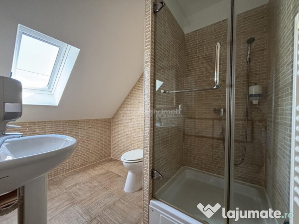 Proprietate de patrimoniu pe malul lacului Paleu - Teren...