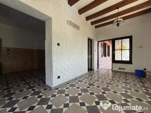 Proprietate de patrimoniu pe malul lacului Paleu - Teren...