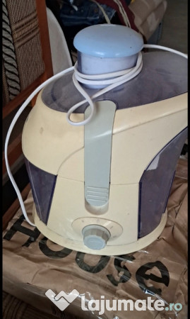 Storcător de fructe 