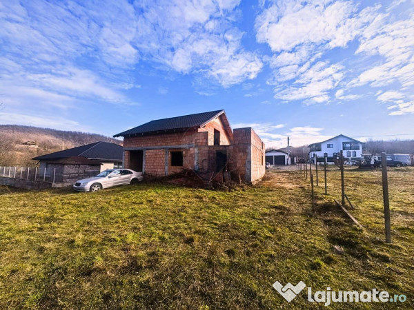 Casă P+M la roșu de vânzare – Tăuții-Măgherăuș