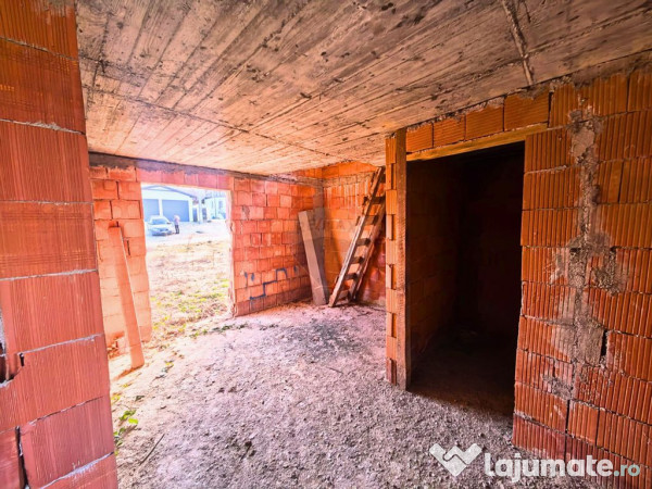 Casă P+M la roșu de vânzare – Tăuții-Măgherăuș