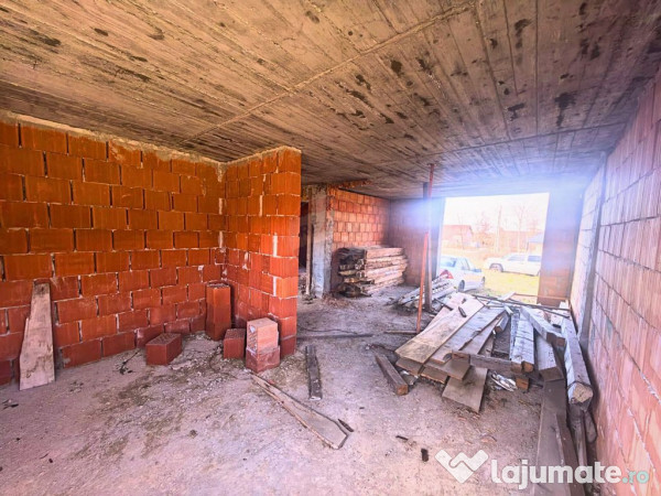 Casă P+M la roșu de vânzare – Tăuții-Măgherăuș