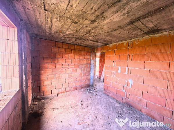 Casă P+M la roșu de vânzare – Tăuții-Măgherăuș