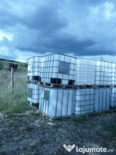 Bazine plastic (1.000 L.) cu suporti metalici 