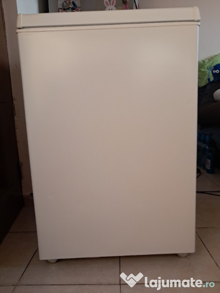 Lada frigorifica Whirlpool al 6 lea simt