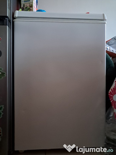 Lada frigorifica Whirlpool al 6 lea simt