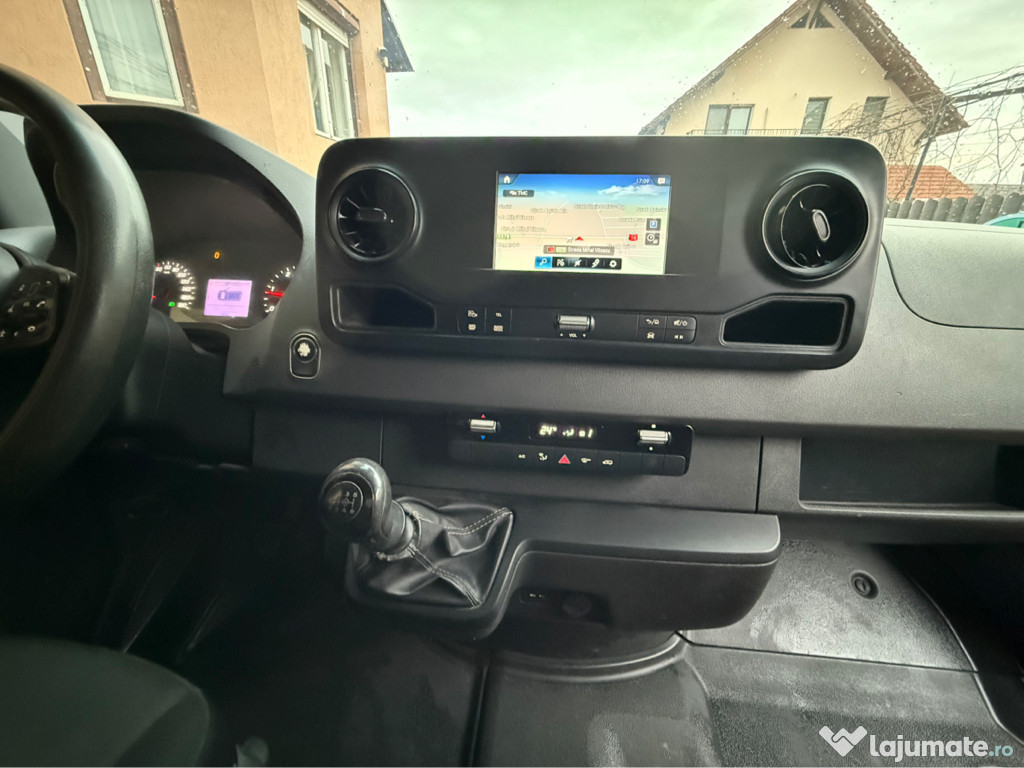 Mercedes Sprinter 316 6 locuri 3500kg la cârlig 