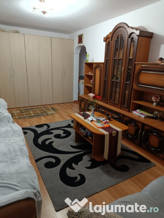 Apartament 2 camere etaj 3 