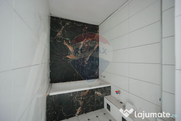 De vânzare apartament cu 2 camere, renovat, în zona Rog...