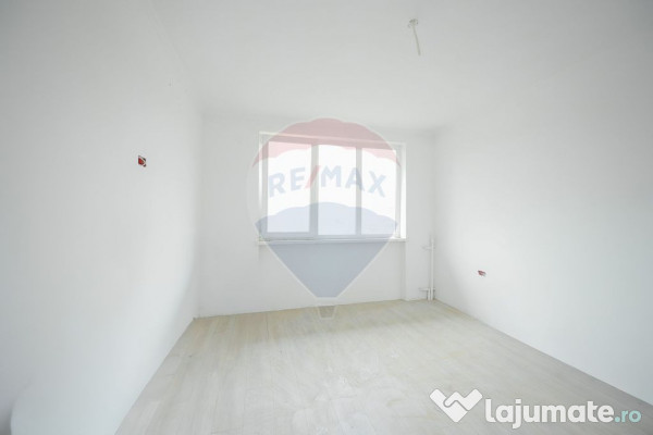 De vânzare apartament cu 2 camere, renovat, în zona Rog...