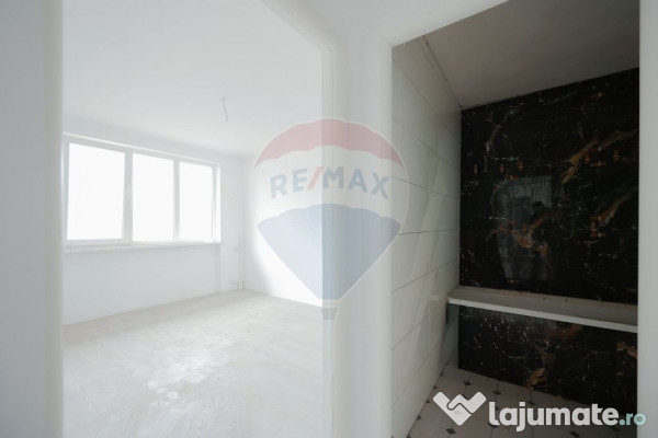 De vânzare apartament cu 2 camere, renovat, în zona Rog...