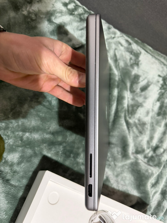 MacBook Pro Nu îl mai folosesc am achiziționat unul mai nou 