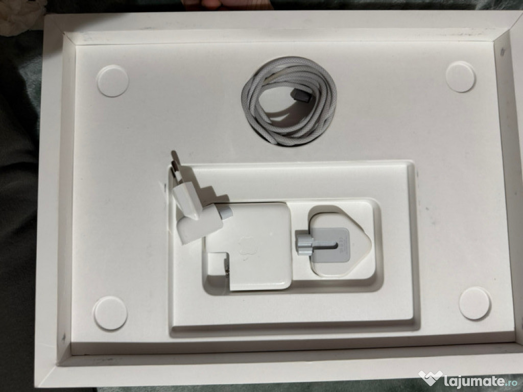 MacBook Pro Nu îl mai folosesc am achiziționat unul mai nou 