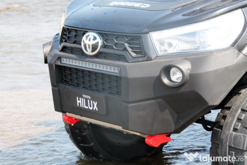 Masinuta electrica pentru 2 copii Toyota Hilux 4WD #Black 