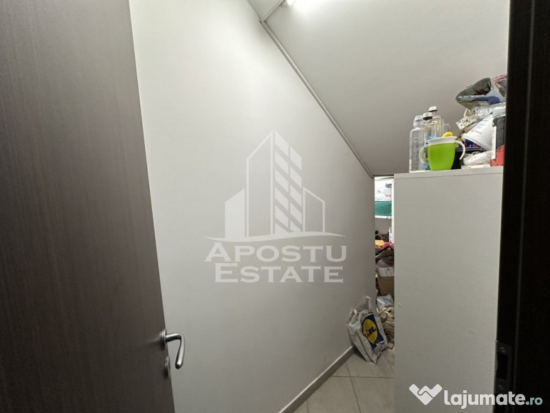 Duplex cu etaj si 5 camere la asfalt în Giroc