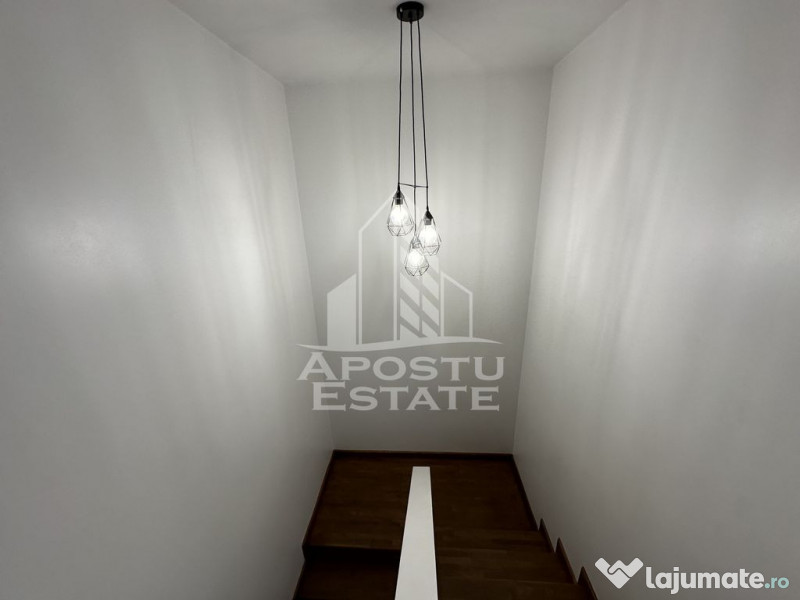 Duplex cu etaj si 5 camere la asfalt în Giroc