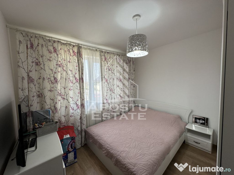 Duplex cu etaj si 5 camere la asfalt în Giroc