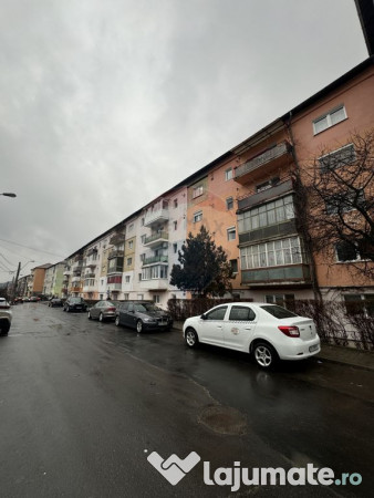 Apartament pe Str. Călugăreni, 2 camere, et.3 
