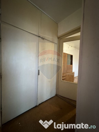 Apartament pe Str. Călugăreni, 2 camere, et.3 