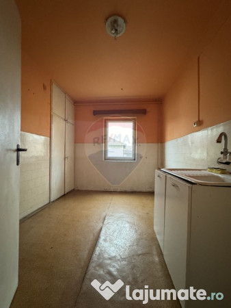 Apartament pe Str. Călugăreni, 2 camere, et.3 