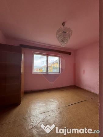 Apartament pe Str. Călugăreni, 2 camere, et.3 