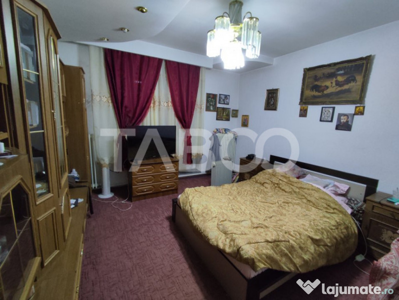 Casa cu spatii comerciale de vanzare in Sibiu Lacul Binder 