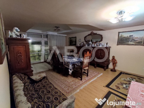 Casa cu spatii comerciale de vanzare in Sibiu Lacul Binder 