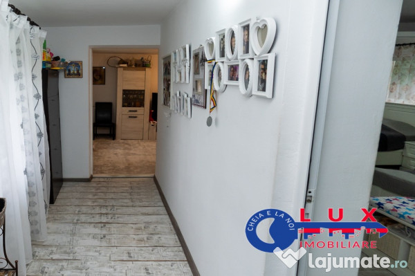 ID 6657 EXCLUSIVITATE - Vila de tip P+M+pod de vanzare 