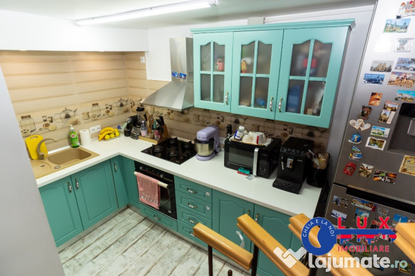 ID 6657 EXCLUSIVITATE - Vila de tip P+M+pod de vanzare 