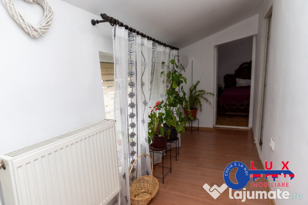 ID 6657 EXCLUSIVITATE - Vila de tip P+M+pod de vanzare 