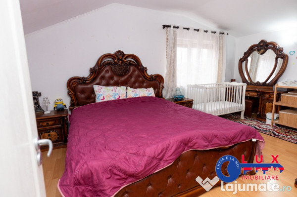 ID 6657 EXCLUSIVITATE - Vila de tip P+M+pod de vanzare 