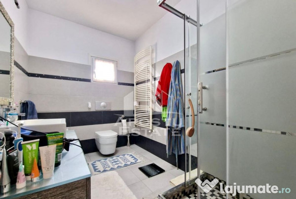 Vila cu terasa si piscina in Zadareni 