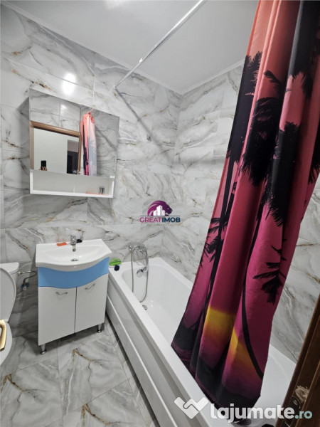 1 camera dintr-un apartament cu 3 camere.