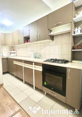 Va propunem spre inchiriere un apartament situat in zona Carfil 