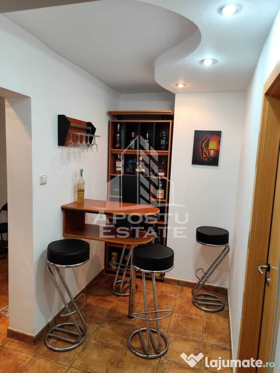 Apartament cu 3 camere, decomandat,centrala proprie,Spita...