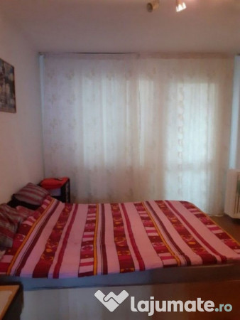 Apartament de vanzare, situat in zona Gara, vis-a-vis de par 