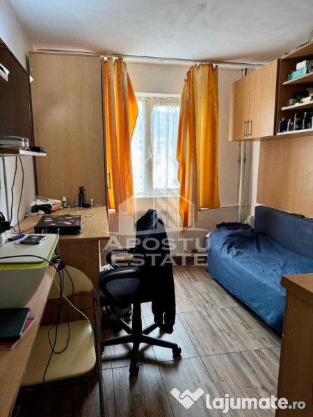 Garsoniera la etaj intermediar, zona Complexul Studentesc