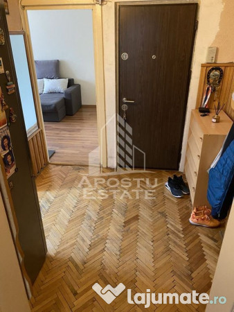 Apartament 2 camere decomandat, etaj 1, centrala proprie,...