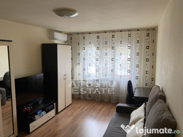 Apartament 2 camere decomandat, etaj 1, centrala proprie,...