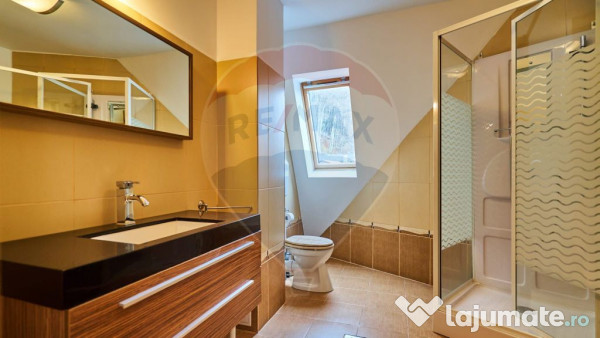 Vila/ Casa de vacanta Predeal/ piscina interioara ! 