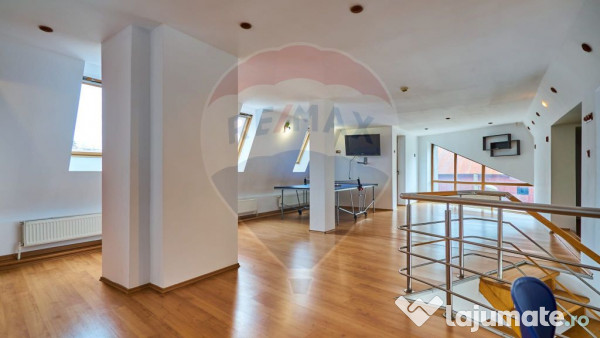 Vila/ Casa de vacanta Predeal/ piscina interioara ! 