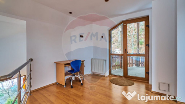 Vila/ Casa de vacanta Predeal/ piscina interioara ! 