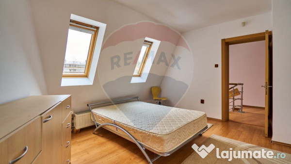 Vila/ Casa de vacanta Predeal/ piscina interioara ! 