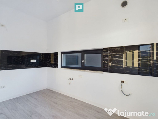 Duplex modern, pe parter, amplasat într-o zonă liniști... 