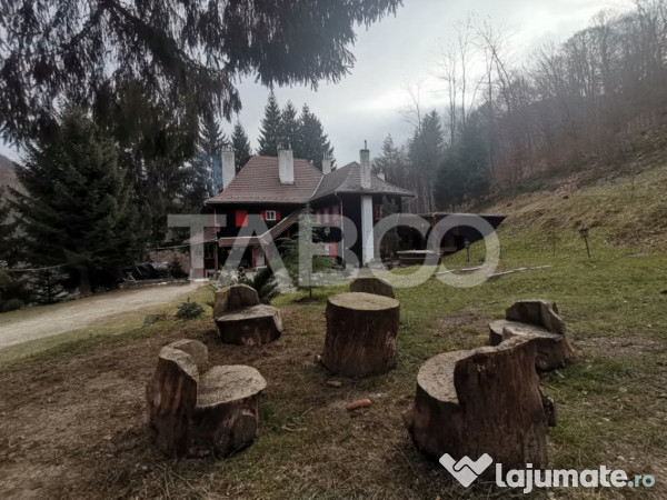 Pensiune de lux de vanzare in inima padurii langa Sibiu