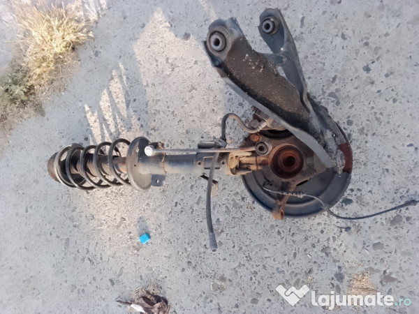 Fuzeta dreapta fata Dacia Duster 1.5 Motorina 2019