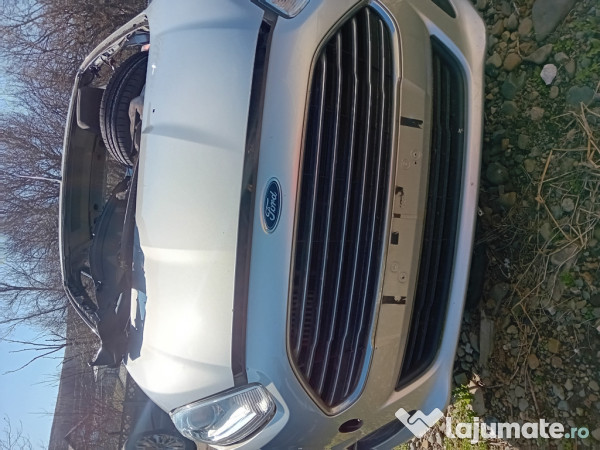 Fata completa Ford Fiesta 2013