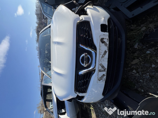 Fata completa Nissan Qashqai+2 2013