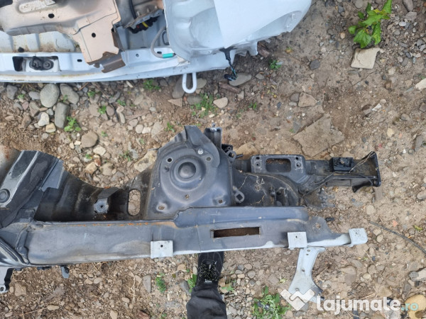 Lonjeron dreapta Volkswagen Passat B8 - Motorina 2015